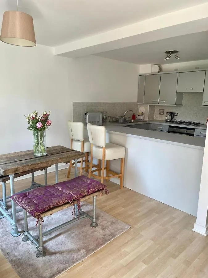 Pass The Keys Lovely 2Bedroom Flat With Balcony Edinburgh