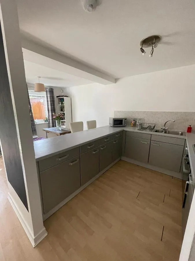 Pass The Keys Lovely 2Bedroom Flat With Balcony Edinburgh Apartment