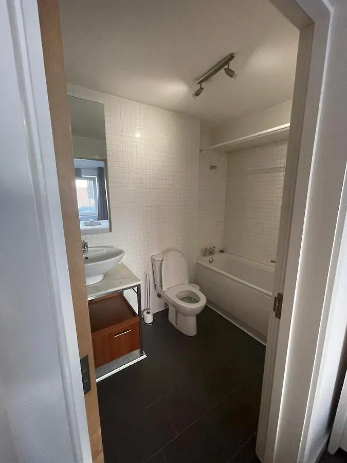 Pass The Keys Lovely 2Bedroom Flat With Balcony Edinburgh Apartment