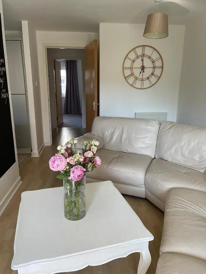 Pass The Keys Lovely 2Bedroom Flat With Balcony Edinburgh